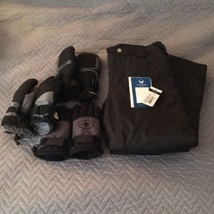 Boys snow pants. Youth small. 3 pairs snow gloves